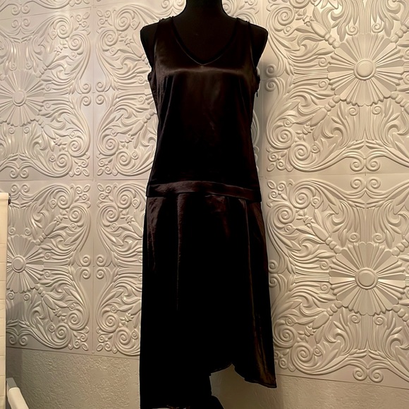 Adrianna Papell Dresses & Skirts - Adrianna Papell Size 4 Black midi dress